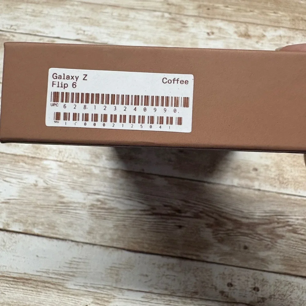 Latercase Galaxy Z Flip 6 Coffee Phone Case‎ Impossibly Thin New Open Box
